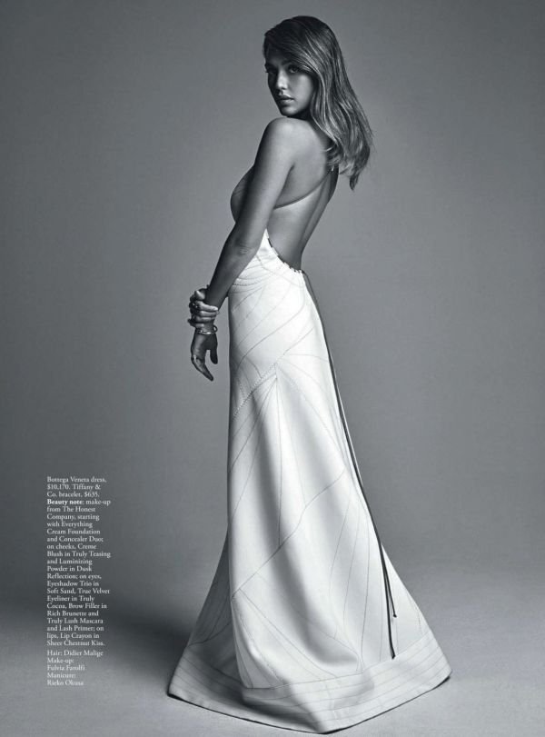 Джессика Альба украсила обложку Vogue (Австралия)