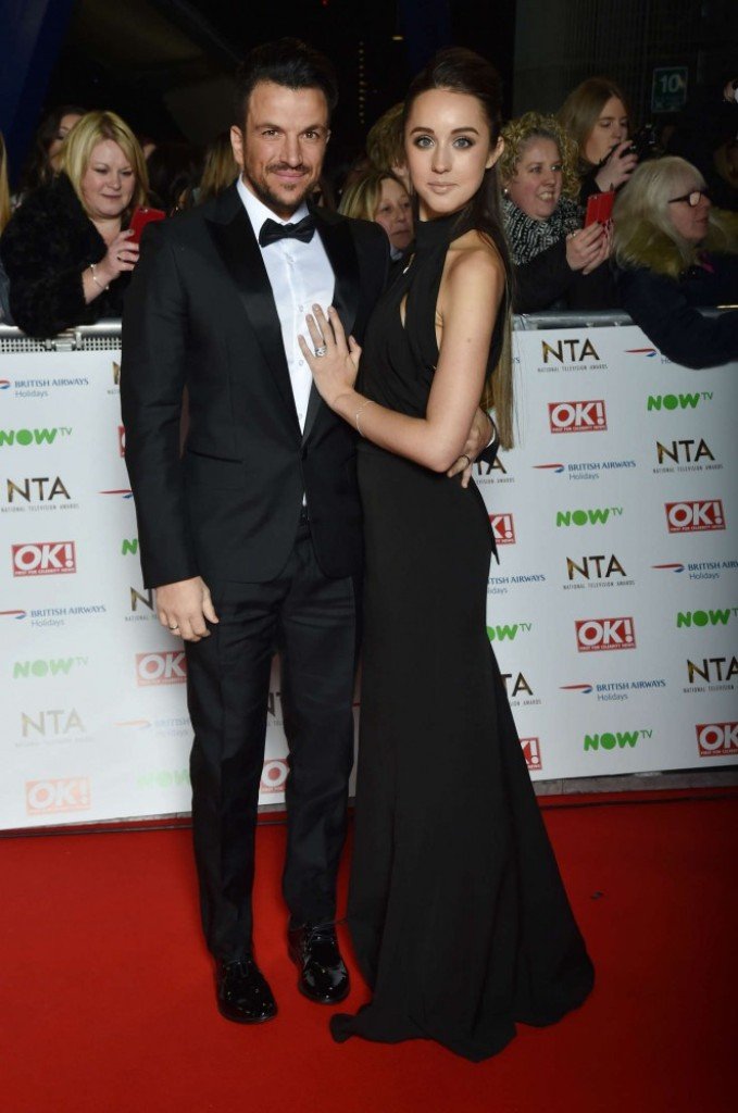 Звёзды надели роскошные чёрные платья на National Television Awards