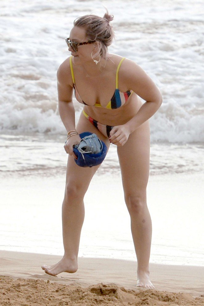 Актриса Хилари Дафф демонстрирует свою фигуру на отдыхе на Гавайях