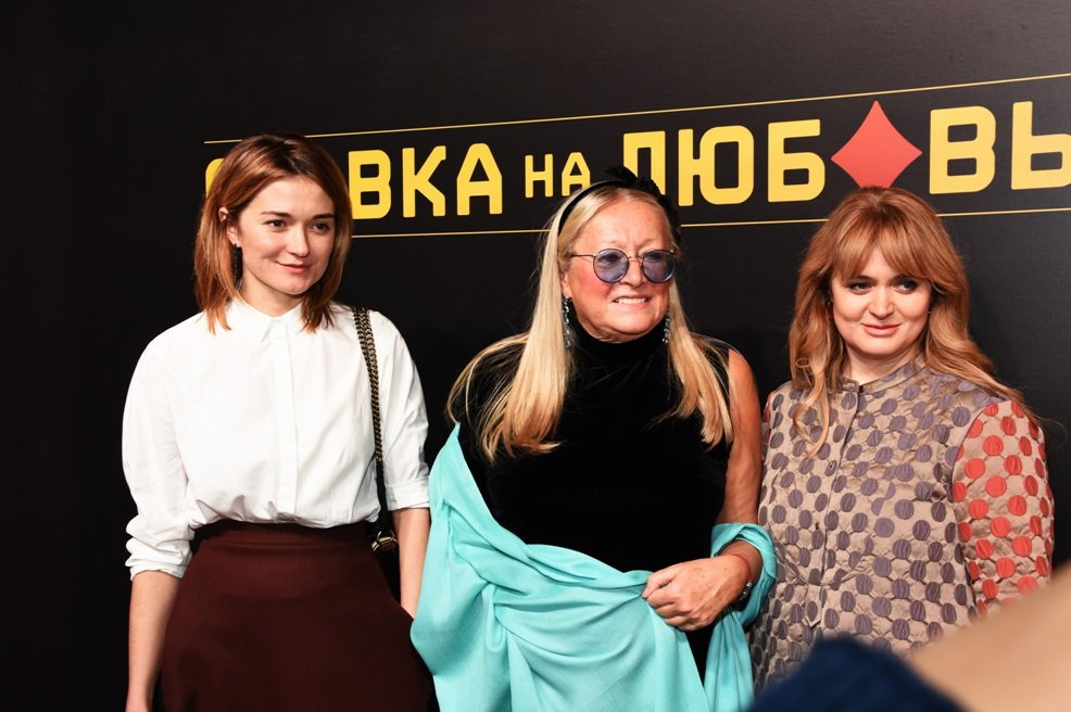 Сестры Михалковы, Полина Максимова, Катерина Шпица и Анжелика Каширина поскромничали на кинопремьере