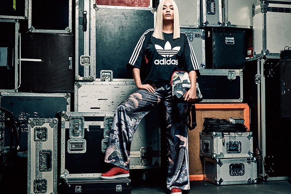 Певица Рита Ора примерила кимоно для рекламы Adidas