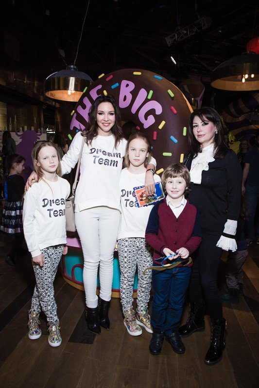 Российские звезды посетили премьеру фильма "Зверополис" в Москве