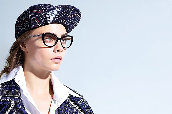Кара Делевинь представила новую коллекцию очков Chanel