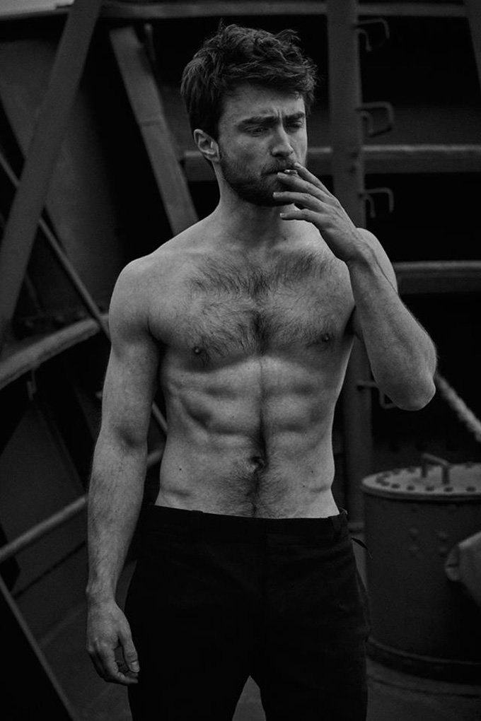 Дэниэл Рэдклифф в черно-белом мужественном фотосете для Vanity Fair