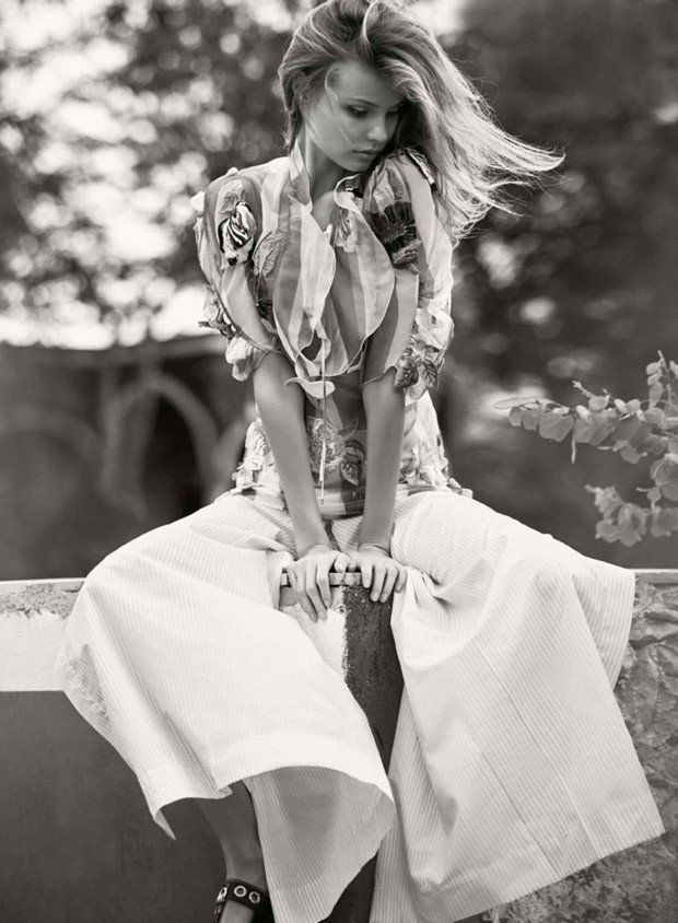Магдалена Фраковяк в романтичном фотосете для французского Elle