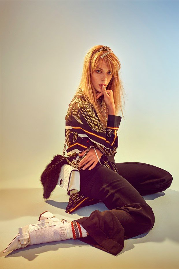 Ханна Фергюсон снялась в загадочной фотосессии для Elle