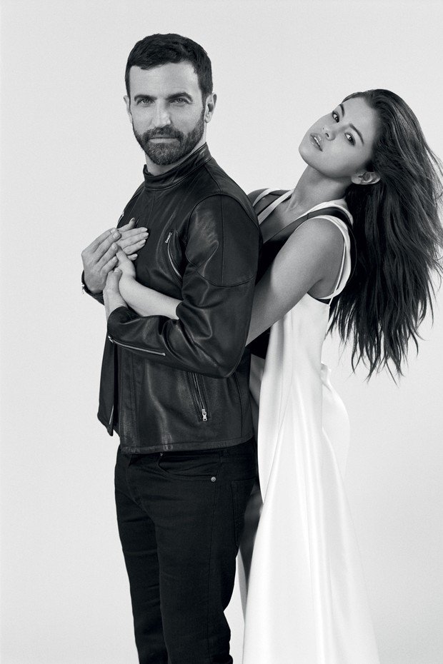 Селена Гомес и Николя Гескьер обнимаются на обложке Vogue