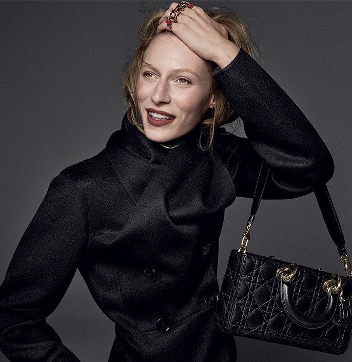 Джулия Нобис изыскано представила новую коллекцию от Dior