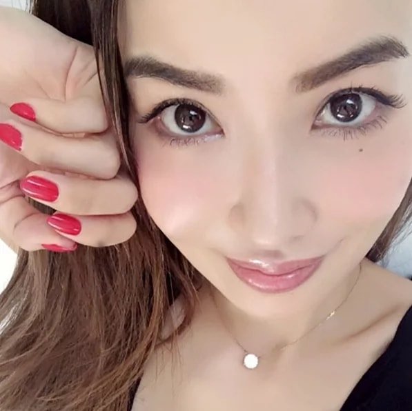 45-летняя японская модель взорвала интернет признанием, как ей удается выглядеть на 20 без пластики