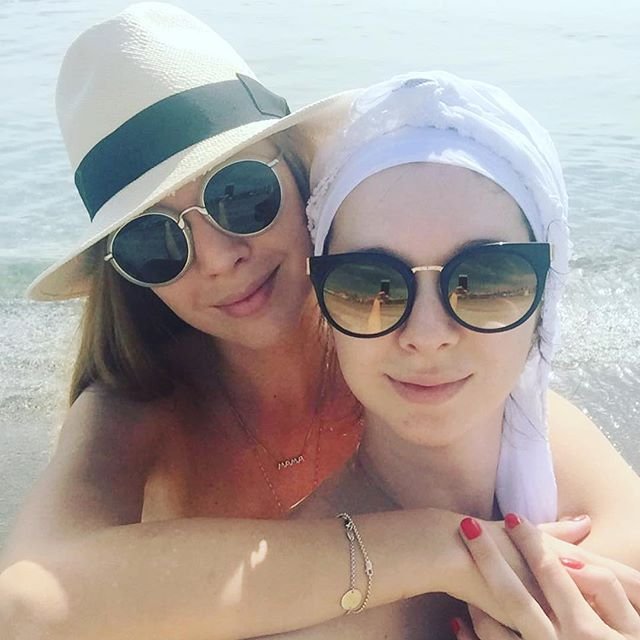 Наталья Подольская смутила поклонников снимком с сестрой-близняшкой