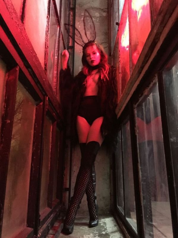 Елена Князева представила сексуальный клип на песню "С сегодняшнего дня"