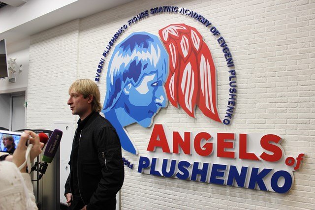 Младший сын Евгения Плющенко стал главной звездой на открытии Академии фигурного катания
