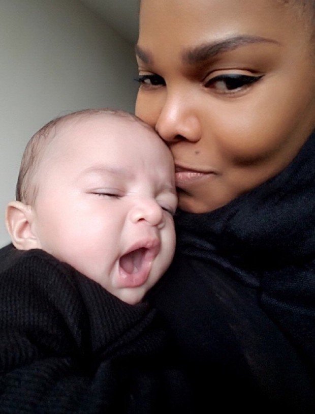 Джанет Джексон опубликовала фото новорожденного сына