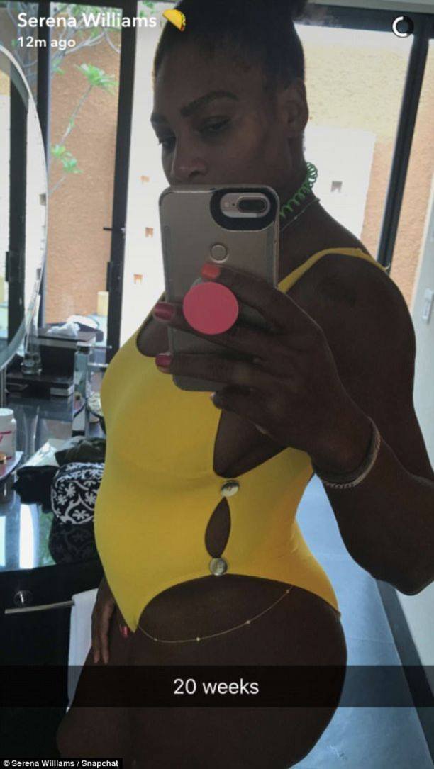Беременная Серена Уильямс выложила новое фото в купальнике и обратилась к будущему малышу