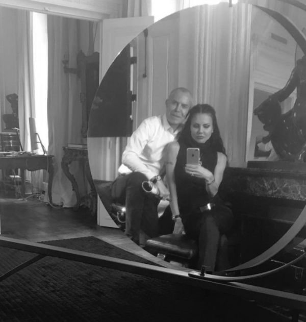 Елена Галицына отправилась в весеннее рандеву с известным модельером