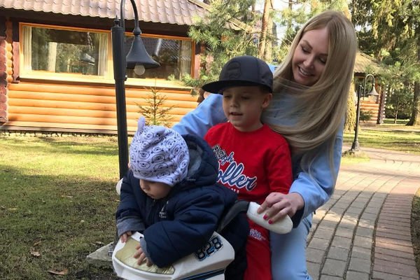 Дарья Пынзарь с размахом отметила первый день рождения сына