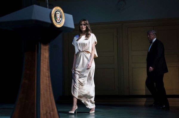 Платье Мелании Трамп вызвал шквал критики