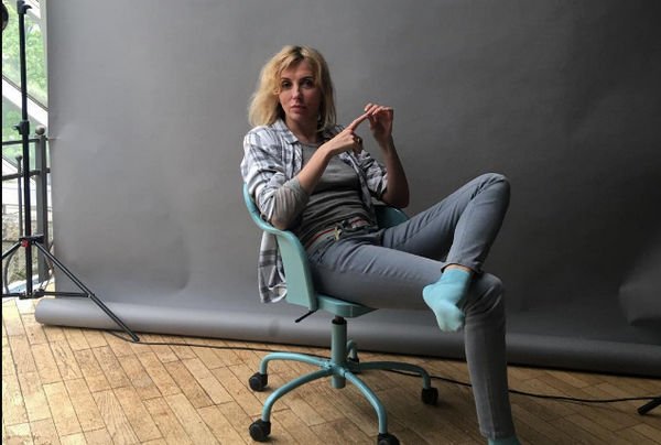Светлана Бондарчук показала стройные ноги