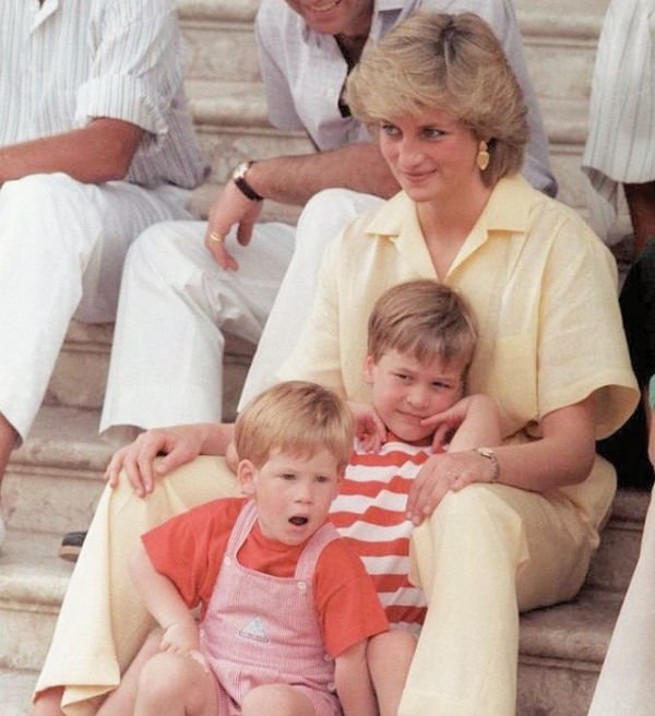 Принц Уильям и Гарри дали откровенное интервью о маме, принцессе Диане