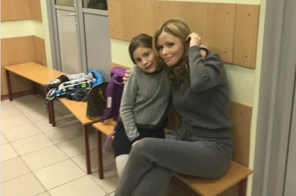 Дана Борисова решила обратиться к дочери через соцсети