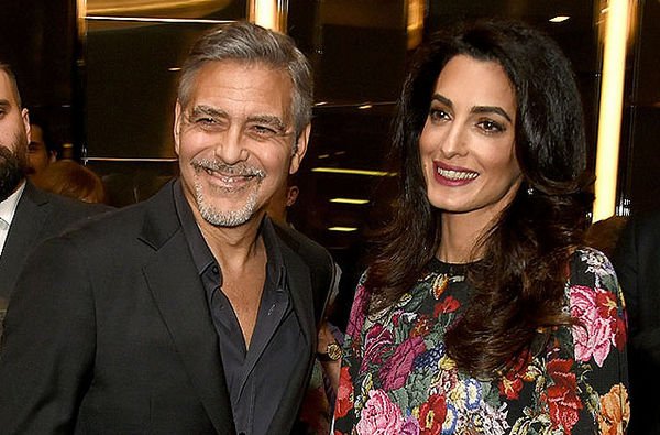 Джордж и Амаль Клуни впервые были замечены на свидании после рождения детей