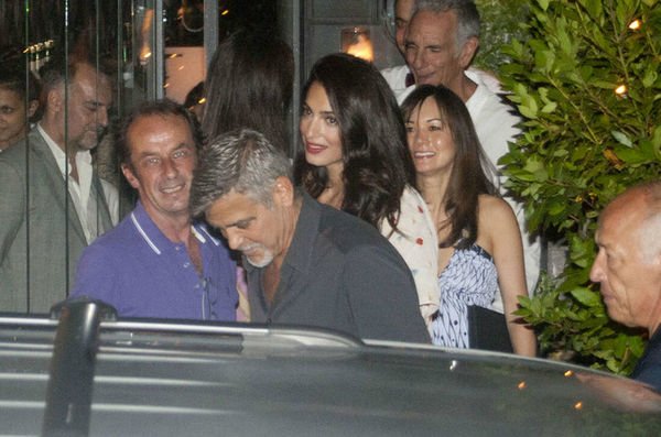 Джордж и Амаль Клуни впервые были замечены на свидании после рождения детей