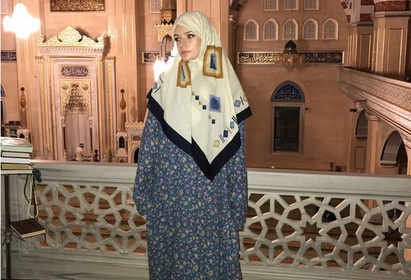 Елизавета Пескова примерила хиджаб