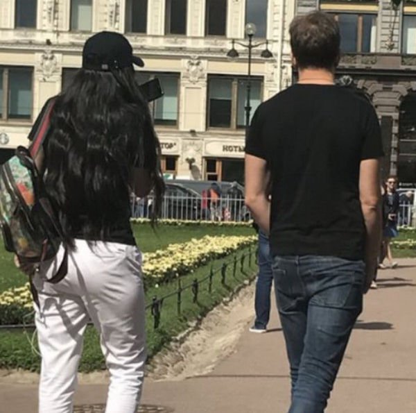 Антон Гусев и Виктория Романец вместе прогулялись по Санкт-Петербургу