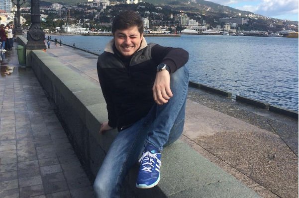 Потерявший любимую Сергей Оборин оказывает помощь онкобольным