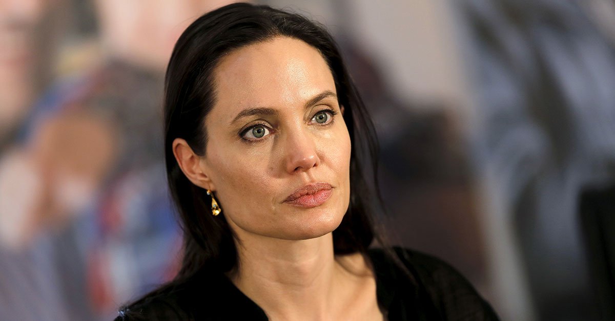 Анджелина Джоли откровенно рассказала о домогательствах со стороны Харви Вайнштейна