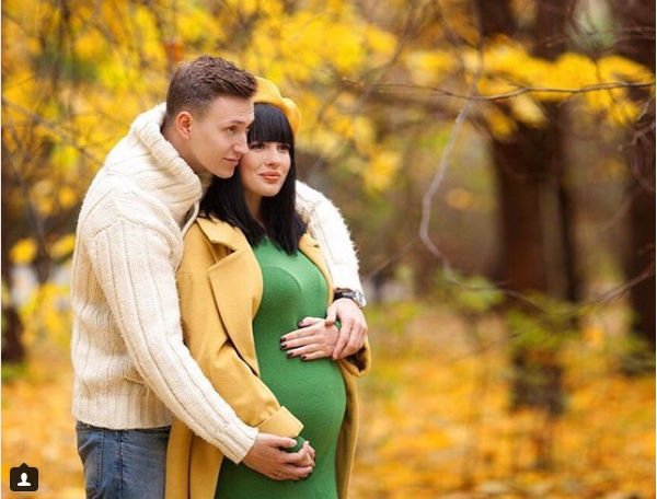 Супруг беременной Нелли Ермолаевой окружил ее заботой