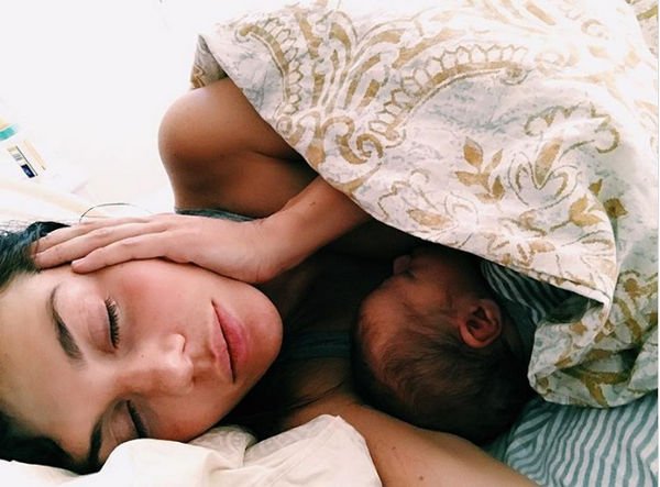 Анна Седокова опубликовала снимок новорожденного сына
