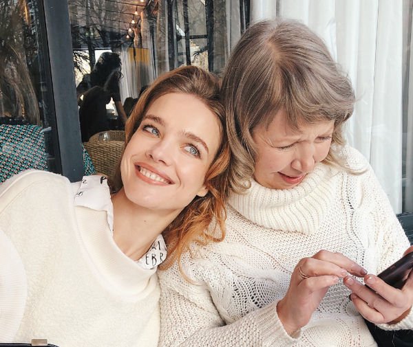Наталья Водянова поделилась совместными фотографиями с мамой
