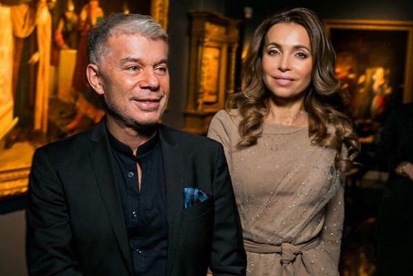 Жена Олега Газманова привела в восторг роскошной внешностью