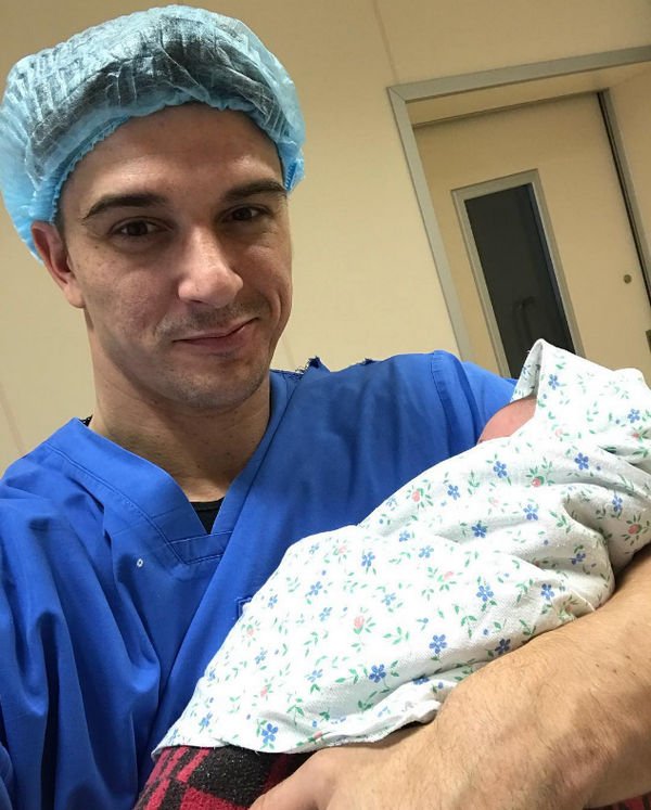 Станислав Бондаренко впервые решился показать лицо новорожденной дочки