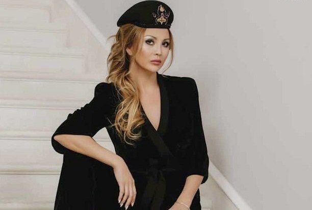 Российская модель Наталья Прокопьева стала украшением декабрьского L’Officiel