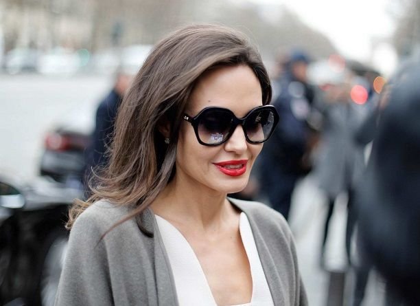 Анджелина Джоли позволила рассмотреть лицо крупным планом