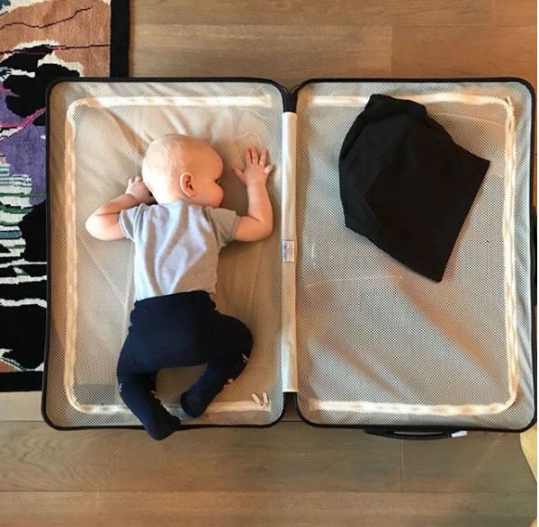 Ксения Собчак опубликовала фото, показав реакцию своего сына на ее командировки