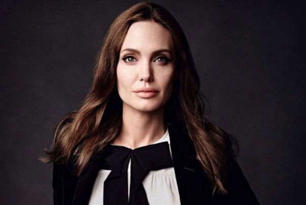 Анджелина Джоли отреагировала на развод Дженнифер Энистон в резкой форме