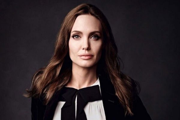 Анджелина Джоли посещает психотерапевта из-за жуткой депресии