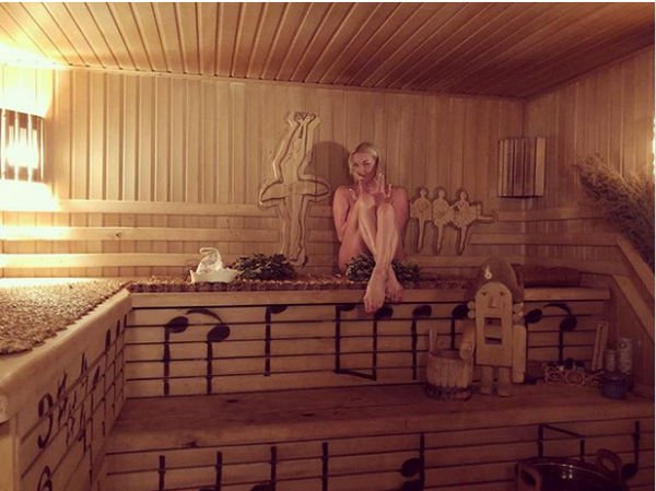 Анастасия Волочкова снова опубликовала голое фото из бани