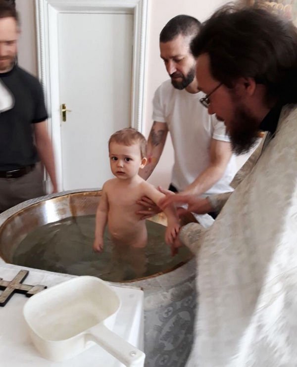 Владимир Кристовский поделился первой фотографией сына с крещения
