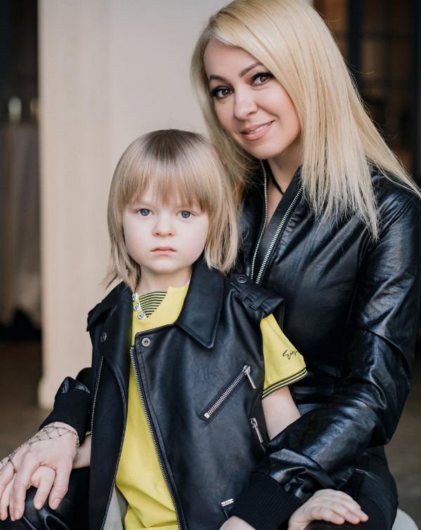 Елена Проклова поддержала Яну Рудковскую в скандале со строгим воспитанием детей