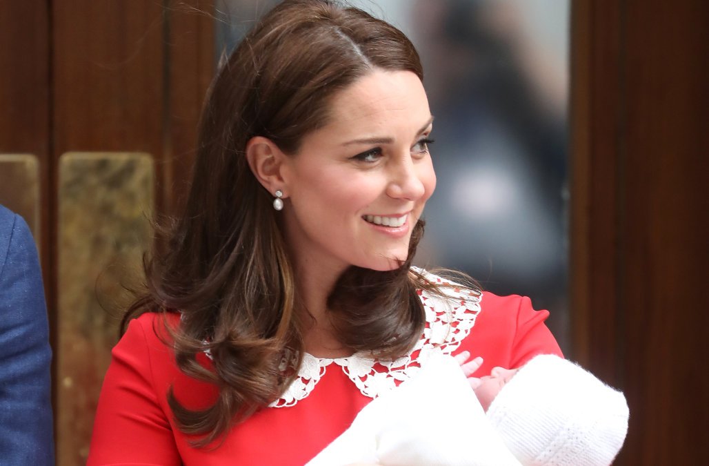 Новорожденный сын Кейт Миддлтон и принца Уильяма получил неожиданное имя