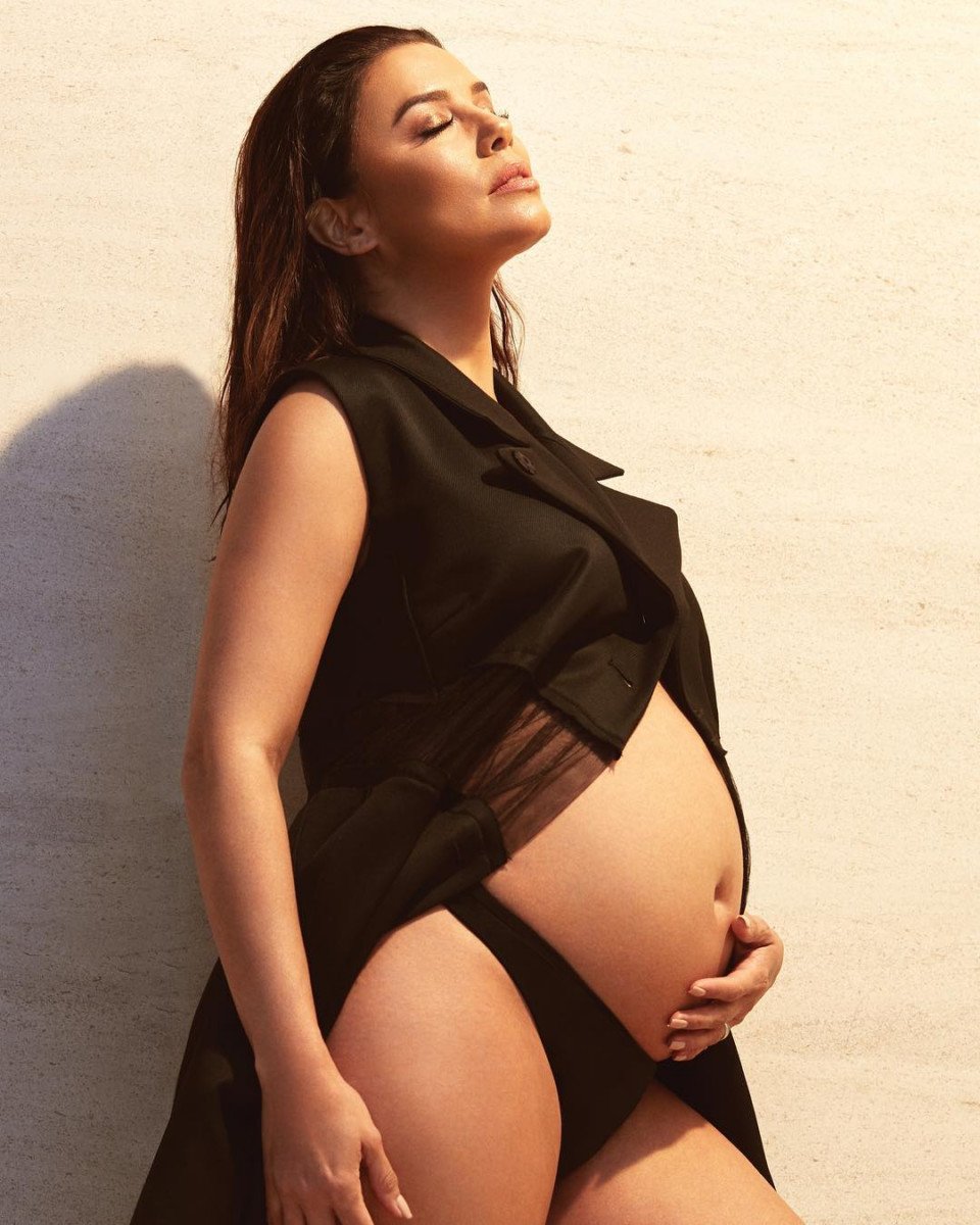 Беременная Ева Лонгория снялась в смелой фотосессии за несколько дней до родов