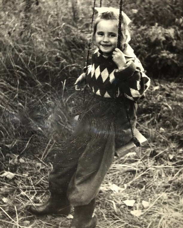 Светлана Лобода опубликовала снимок из своего детства