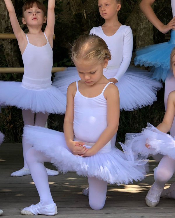Пользователи Сети накинулись на дочь Тимати из-за неудачи в балете