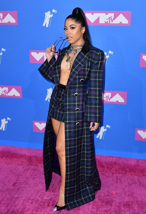 Рита Ора щеголяла на премии MTV практически голой