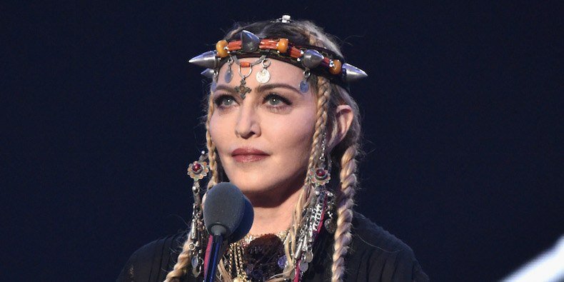 Мадонна шокировала подписчиков снимком в кружевном нижнем белье