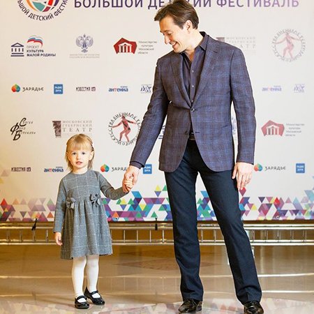 Сергей Безруков показал подросшую дочку